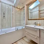 Golden Luxe - Penthouse Immersed In The Park Private Parking * 몬테카티니테르메