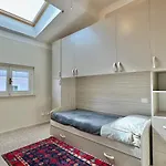 Golden Luxe - Penthouse Immersed In The Park Private Parking 아파트