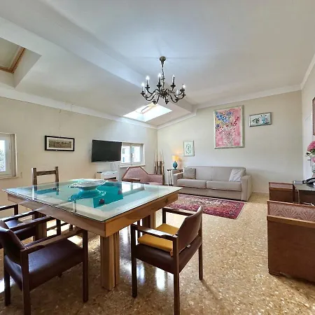 Golden Luxe - Penthouse Immersed In The Park Private Parking 아파트 몬테카티니테르메